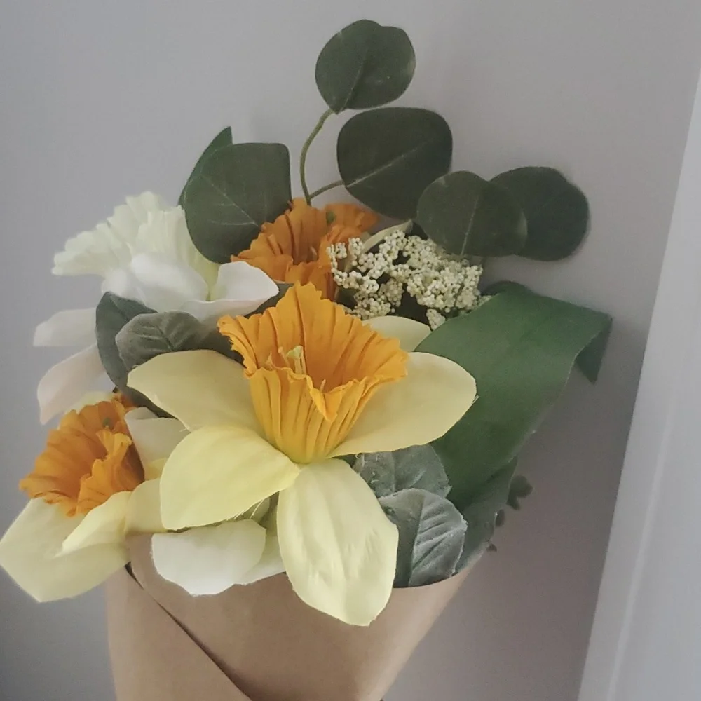 DELUXE BOUQUET  FAUX  SPRING FLOWERS